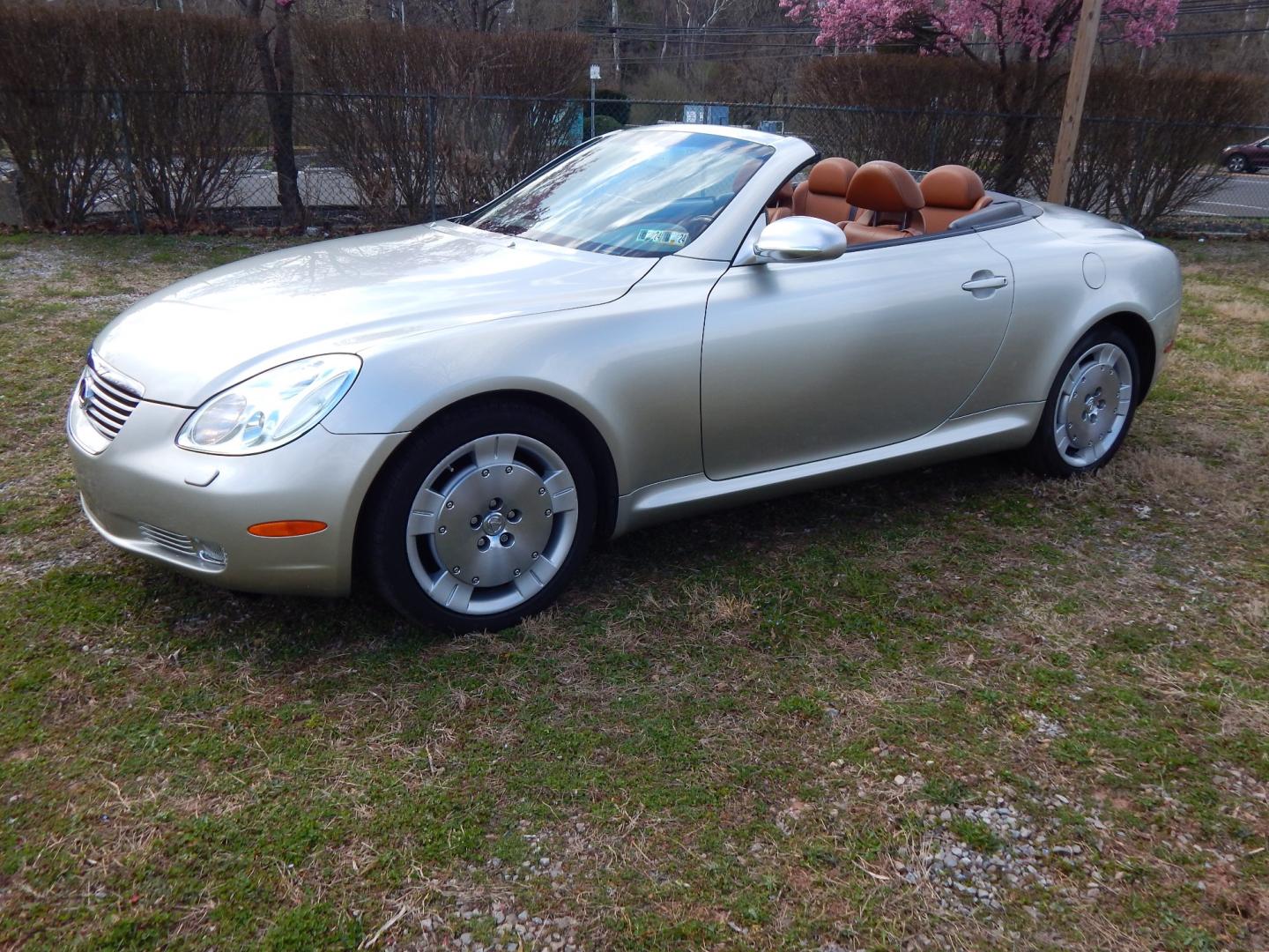 2005 Silver /Saddle Brown Leather Lexus SC 430 SC 430 (JTHFN48Y950) with an 4.3L V8 engine, Automatic transmission, located at 6528 Lower York Road, New Hope, PA, 18938, (215) 862-9555, 40.358707, -74.977882 - Here we have a beautiful Lexus SC 430 with only 53K original miles! Options include: 4.3L V8, Rear wheel drive, automatic transmission, saddle brown leather interior, wood trim, convertible top, AM/FM/TAPE/DISC radio with navigation, dual climate controls, heated front seats, cruise control, power t - Photo#2